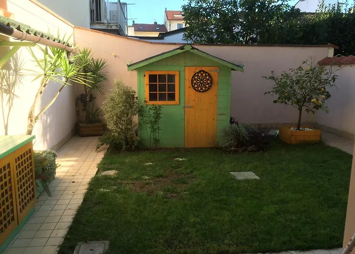 Piano Terra Con Giardino Vicino Al Mare